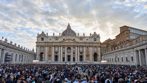 V blízkosti Vatikánu hliadkujú tisíce policajtov, Rím očakáva milión návštevníkov