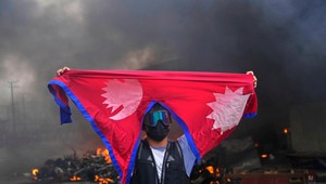 Protesty proti korupcii a blokáde sociálnych sietí v Nepále si vyžiadali 19 obetí, premiér rezignuje