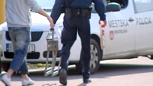 Duo mestských policajtov - chytrákov. Pre 80 eur im hrozí basa...
