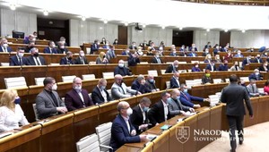 Majetkové priznania politikov: niektorí vlastnia nehnuteľnosti v zahraničí, Fico stále bez bytu