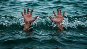 Školský výlet sa zmenil na tragédiu. More pohltilo šesť študentov