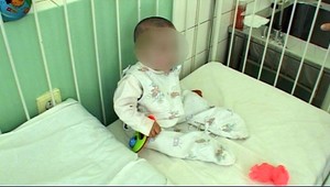 Adekvátny trest? Týrala synčeka, dostala 4 roky...