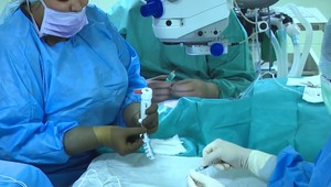 Unikátna operácia v Univerzitnej nemocnici: Lekári prvýkrát použili hovädzí osrdcovník!