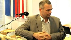 Bývalú hokejovú hviezdu Puchera obvinili z korupcie