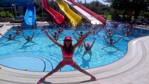 Zora Czoborová vyzerá na každej párty dokonale, módu ale nerieši