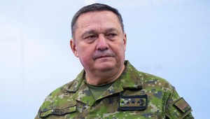 SNS apeluje na odvolanie šéfa Generálneho štábu OS SR Daniela Zmeka