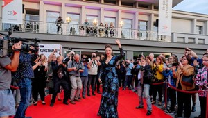 Pozrite sa, ako to vyzeralo na červenom koberci počas otvárania 26. ročníka Art Film Festu!