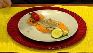 Filet z tmavej tresky s limetkovou šťavou, jemne osmaženou cuketou a pečenými sladkými zemiakmi