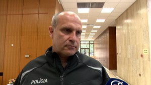 Tváre ich detí, či evidenčné čísla áut. Sledovaní novinári sa postupne dozvedajú, čo všetko je o nich v spisoch