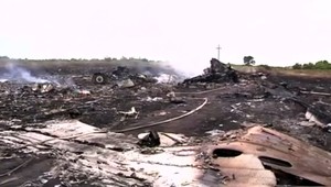 Havária letu MH17 si vyžiadala 298 obetí. Vyšetrovatelia oznámili mená údajných páchateľov útoku