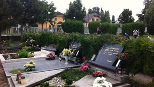 FOTO: Vandali v Rohožníku zničili 29 hrobov