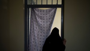 Taliban zatýka ženy za odhalené ruky a nohy. V krajine vypukli protesty, padli aj obete