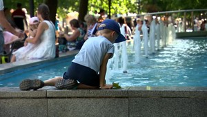 Ako zvládnuť extrémne horúčavy? Začnite správnym výberom oblečenia