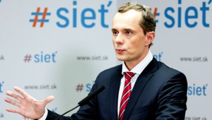 Rada regiónov strany SIEŤ vyslovila uznanie Procházkovi