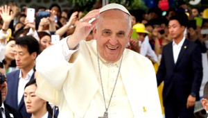 Pápež vyzval Čínu k dialógu, prospel by obom stranám