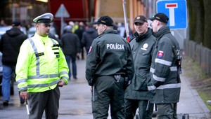 Útoky na policajtov sa množia. Ľudia sa už neboja ničoho!