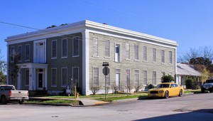 V hoteli Magnolia straší. Po izbách sa premáva duch z minulosti