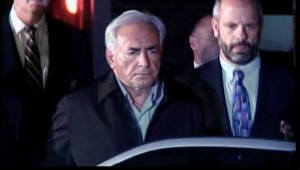 Sprisahanie na Straussa Kahna? Vo väzení ho prísne strážia