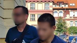 Súd rozhodol o väzobnom stíhaní muža, ktorý napadol ženu v erotickom priváte