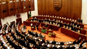 Koniec nekonečného príbehu, poslanci zrušia imunitu