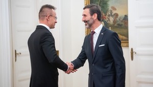 Neprúdi k nám ropa cez Ukrajinu: Kým nebude ropa, blokujeme vyplatenie pomoci EÚ, vyhlásil maďarský minister