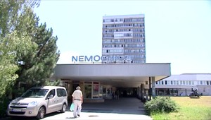 Šestnásť zdravotníkov z Ružinova zostalo doma po tom, čo prišli do kontaktu s nakazeným pacientom