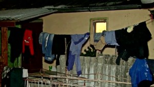 Sestra (14) bodla svojho brata (18), zomrel v nemocnici