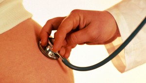 Tehotná Lucia (14) skončila v domove. Otec je na slobode