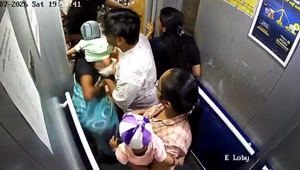 Z bežnej cesty výťahom sa stala dráma, bábätku sa zasekla ruka vo výťahu