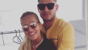 Koniec samoty? Dara v objatí s fešákom!