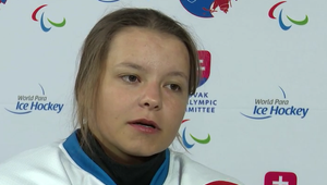 Postrelená kadetka Miška Hozáková reprezentuje v ženskom parahokeji výber sveta