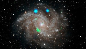 Vedci prišli na to, čo mohlo spôsobiť záhadné žiarenie vo vesmíre. Toto tu ešte nebolo