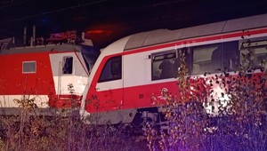 Odborník: „Nehoda vlakov je varovný prst.“ Rušňovodiči majú zvýšený počet nadčasov