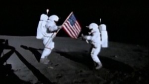 Slovenský kozmonaut Ivan Bella vyvracia známy hoax o lete Apolla 11 na Mesiac