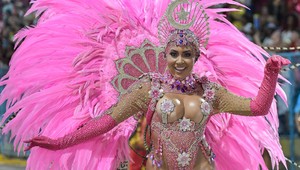 Pestré kostýmy, polonahé telá a krásne tanečnice: Takýto je karneval v Riu