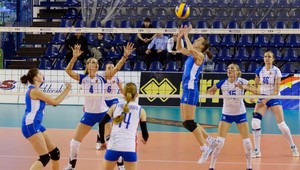 Oslabené volejbalistky delil zlatý set od postupu na ME