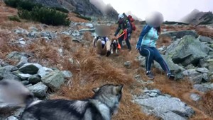 Horskí záchranári pomáhali dvom turistkám. Opustili značený chodník a uviazli v žľabe