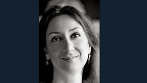 V prípade vraždy novinárky z Malty vypovedal bývalý premiér, Joseph Muscat