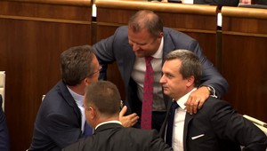 Poslanci sa stále nedohodli na novele o politických stranách. Matovič tvrdí, že je cielená proti jeho hnutiu