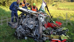 Z obce Strelníky odviezli trosky zrúteného záchranárskeho vrtuľníka