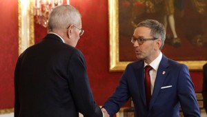 Rakúsky prezident poveril zostavením vlády lídra FPÖ Herberta Kickla