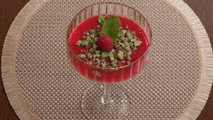 Panna cotta s malinovým coulis