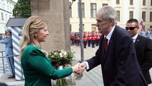 Čaputová v Prahe: Zeman jej na úvod tlačovky zagratuloval k narodeninám