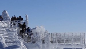 Na Lomnickom štíte súťažili zruční ľadosochári. Konkurenciou im bola aj panoráma