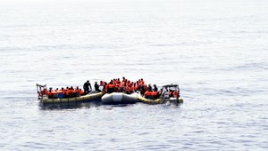 Loď aktivistov s migrantmi na palube nepustili do prístavu Malta ani Taliansko