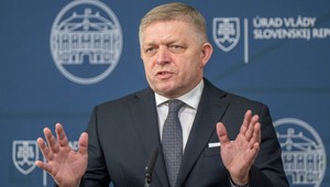 Fico sa vrátil z Číny. O "návšteve roka" však predstavil iba zlomok detailov