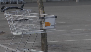 Anonym oznámil na tiesňovej linke, že ak v supermarkete uvidí policajta, alebo hasiča, tak všetko vybuchne