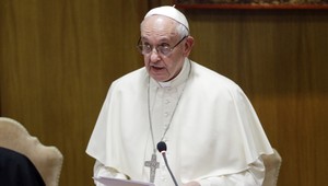 Pápež skritizoval extrémnu pornografiu a nadmerné užívanie internetového sexu