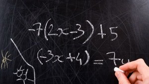 Žiaci už síce v laviciach sedia, no za katedrou chýbajú učitelia. Problém v Bratislave a okolí trvá