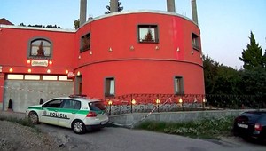 Po vražde v Nitre zadržali muža (59).  Jeho syn tvrdí, že na zabitie nemá